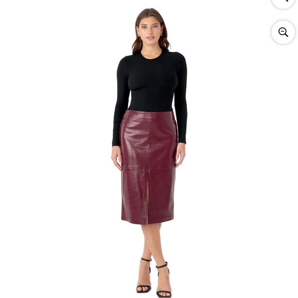 Elegant Burgundy Pencil Skirt